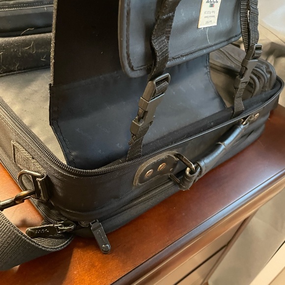 Laptop carry case - Picture 13 of 16